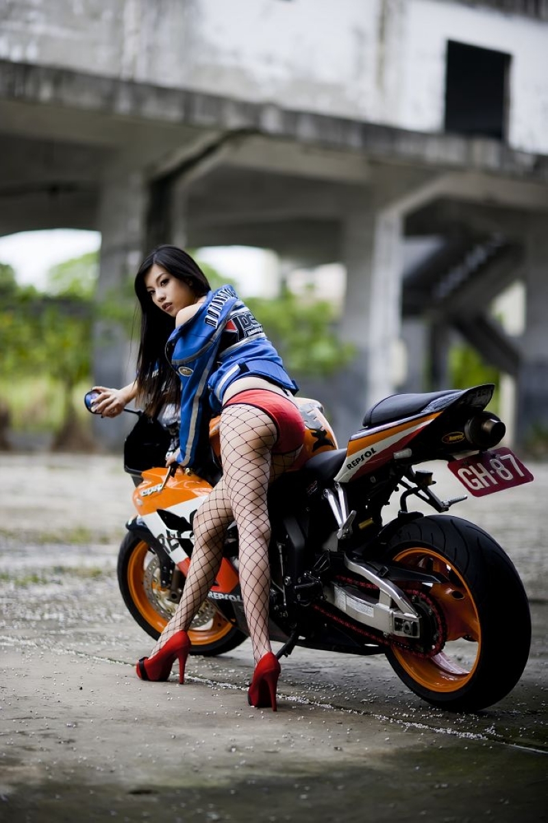 重机车比尼写真美女  [凱渥@ Lina]